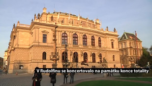 V Rudolfinu se koncertovalo na památku konce totality