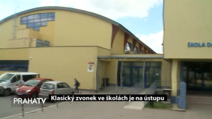 Klasický zvonek ve školách je na ústupu