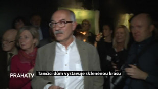 Tančící dům vystavuje skleněnou krásu
