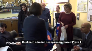 RunCzech odměnil nejlepší maratonce v Praze 1