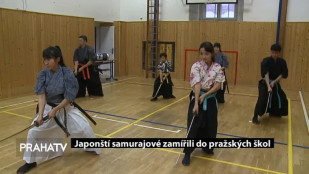 Japonští samurajové zamířili do pražských škol