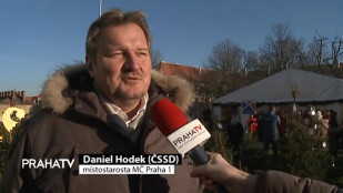 Děti v Loretánské zahradě zdobily stromky