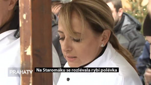 Na Staromáku se rozlévala rybí polévka