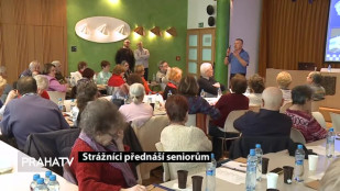 Strážníci přednáší seniorům