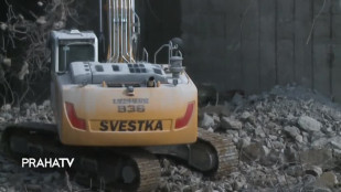 Letošní etapa opravy D8 začala zbouráním mostu