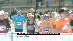 Do ulic Prahy se opět rozběhnou závodníci
