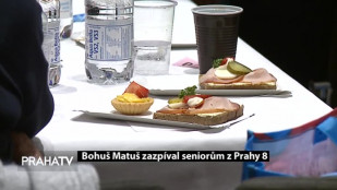 Bohuš Matuš zazpíval seniorům z Prahy 8