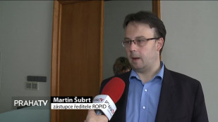 Metro pojede o víkendu častěji, studenti ušetří