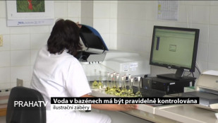 Voda v bazénech má být pravidelně kontrolována