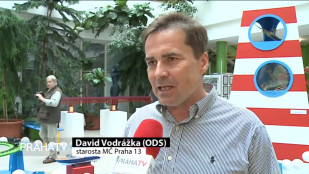 Modeláři z Prahy 13 vystavují na radnici