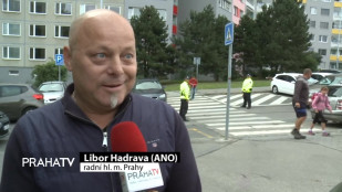 Strážníci dohlížejí na bezpečnost na přechodech