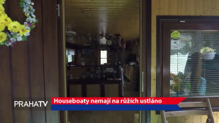 Houseboaty nemají na růžích ustláno