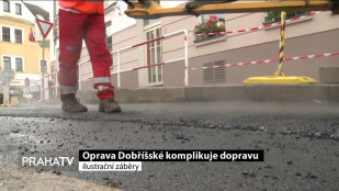 Oprava Dobříšské komplikuje dopravu