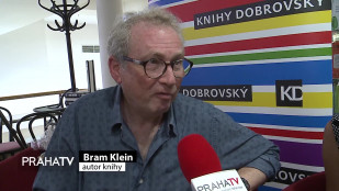Byla pokřtěna kniha Ukradená známka