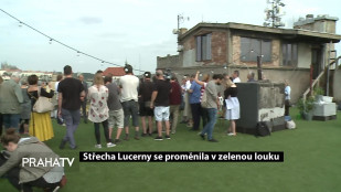 Střecha Lucerny se proměnila v zelenou louku