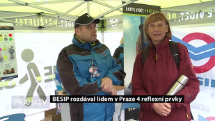 BESIP rozdával lidem v Praze 4 reflexní prvky