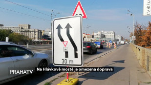 Na Hlávkově mostě je omezena doprava