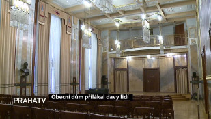 Obecní dům přilákal davy lidí