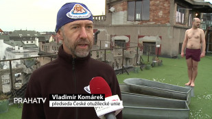 Na střeše Lucerny se zocelovali otužilci  
