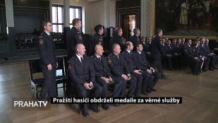 Pražští hasiči obdrželi medaile za věrné služby
