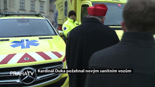 Kardinál Duka požehnal novým sanitním vozům