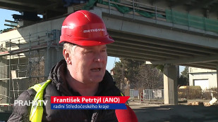 Nad koleje v Lysé se nasouvá most