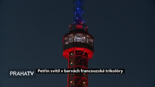 Petřín svítil v barvách francouzské trikolóry