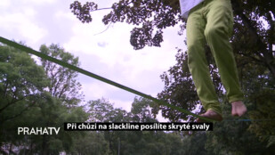 Při chůzi na slackline posílíte skryté svaly