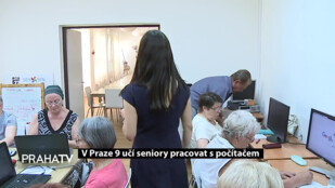 V Praze 9 učí seniory pracovat s počítačem