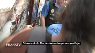 Situace okolo Mariánského sloupu se vyostřuje