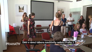 Děti v rámci tábora navštívily radnici Prahy 2