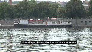 Pravidla pro kotvení lodí na náplavce se změní