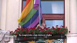 Na magistrátu vlaje duhová vlajka