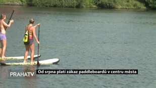 Od srpna platí zákaz paddleboardů v centru města
