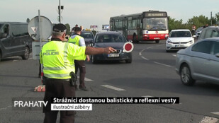 Strážníci dostanou balistické a reflexní vesty
