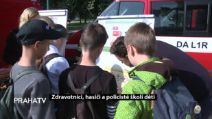Zdravotníci, hasiči a policisté školí děti