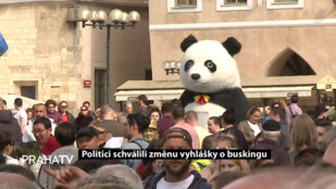 Politici schválili změnu vyhlášky o buskingu