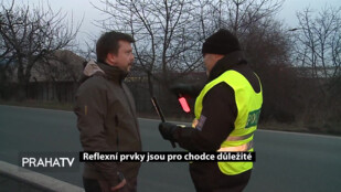 Reflexní prvky jsou pro chodce důležité