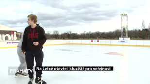 Na Letné otevřeli kluziště pro veřejnost