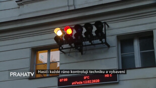 Hasiči každé ráno kontrolují techniku a vybavení