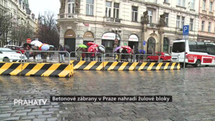 Betonové zábrany v Praze nahradí žulové bloky