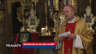 Duchovní se za nás modlí