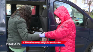 V Mělníku rozváží jídlo seniorům