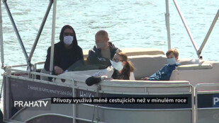 Přívozy využívá méně cestujících než v minulém roce