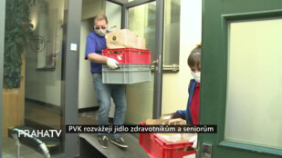 PVK rozvážejí jídlo zdravotníkům a seniorům