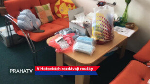 V Hořovicích rozdávají roušky