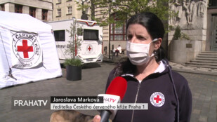Dobrovolníci stále pomáhají
