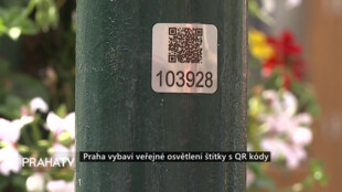 Praha vybaví veřejné osvětlení štítky s QR kódy