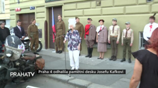 Praha 4 odhalila pamětní desku Josefu Kafkovi