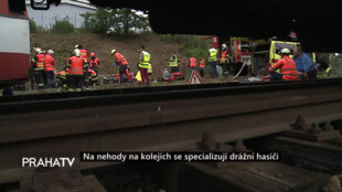Na nehody na kolejích se specializují drážní hasiči